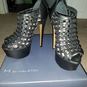 New H by Halston 💜Caged Heels